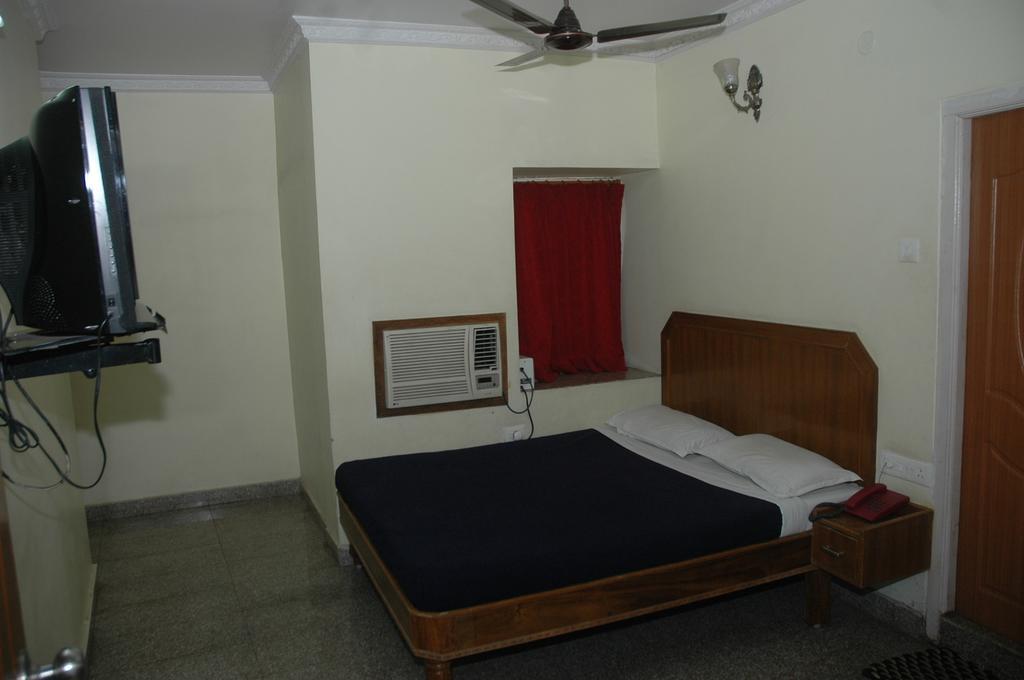 Hotel Vijayabhanu Visakhapatnam Quarto foto